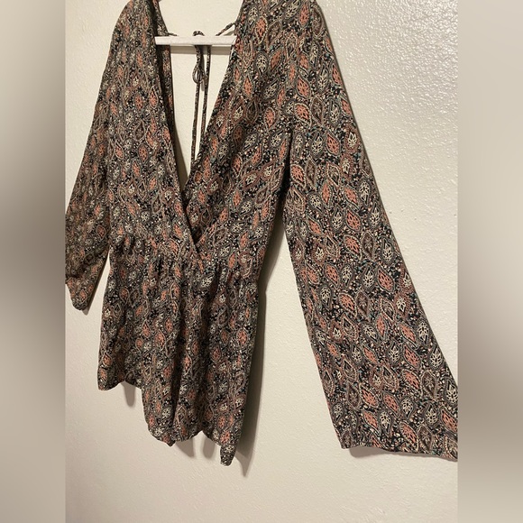 Illa Illa Boho Paisley Long Sleeve Romper | Deep V Open Back | Size L - Picture 4 of 5